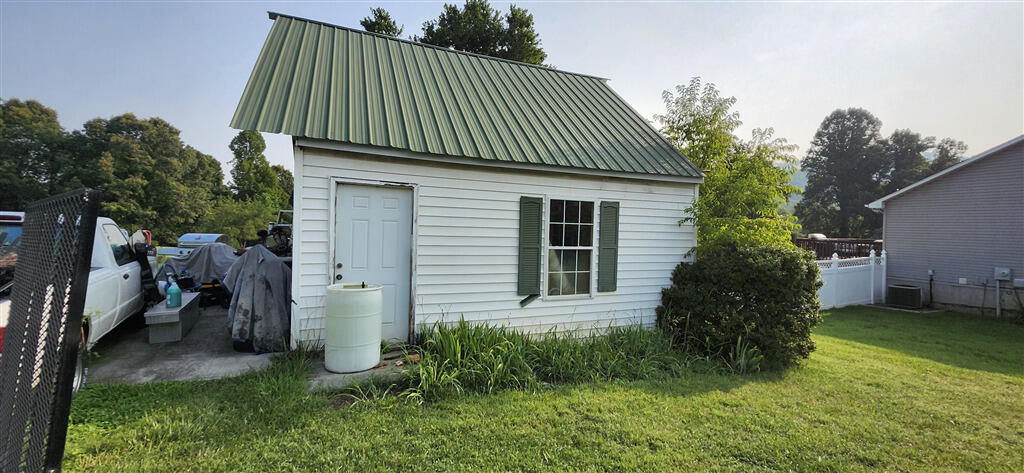 6846 Goodview Road Goodview, VA 24095 - Photo 23 of 26 20442120260717_084441_204421_S