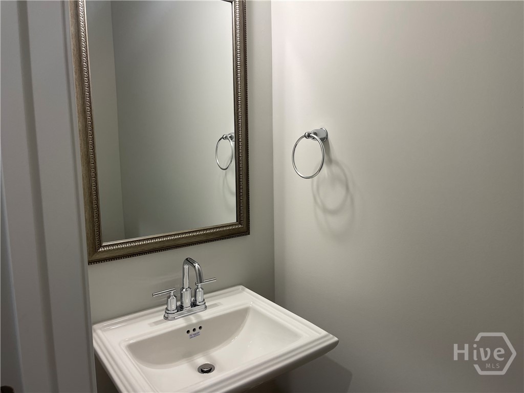 146 Como Drive Pooler, GA 31322 - Photo 14 of 23 Powder Room