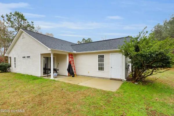 $1,550 | 3825 Elizabeth Avenue, New Bern, NC 28562