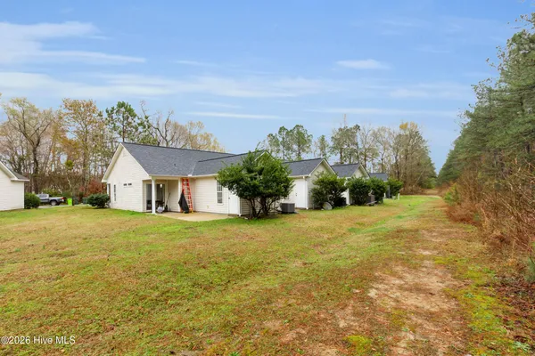 $1,550 | 3825 Elizabeth Avenue, New Bern, NC 28562