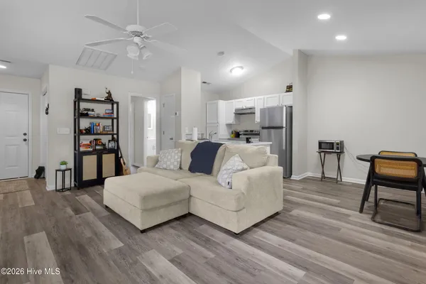 $1,550 | 3825 Elizabeth Avenue, New Bern, NC 28562