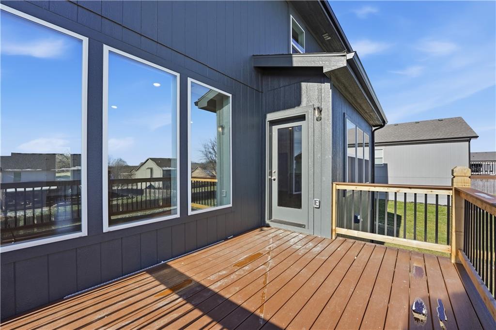 409 Woodview Drive Raymore, MO 64083 - Photo 18 of 43