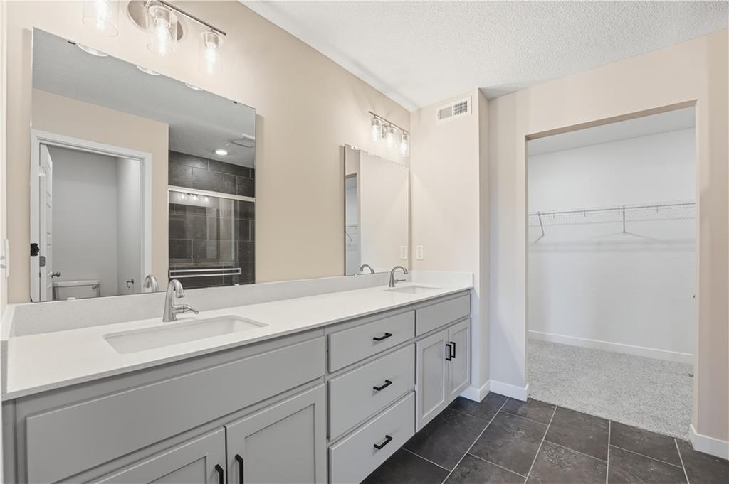 409 Woodview Drive Raymore, MO 64083 - Photo 31 of 43