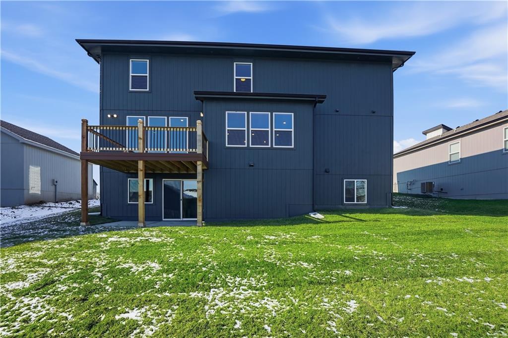 409 Woodview Drive Raymore, MO 64083 - Photo 37 of 43