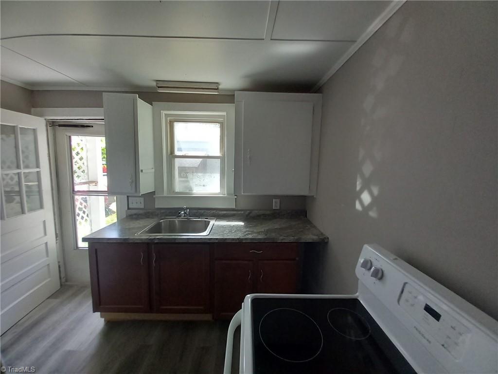 2 Cates Avenue Thomasville, NC 27360 - Photo 10 of 13