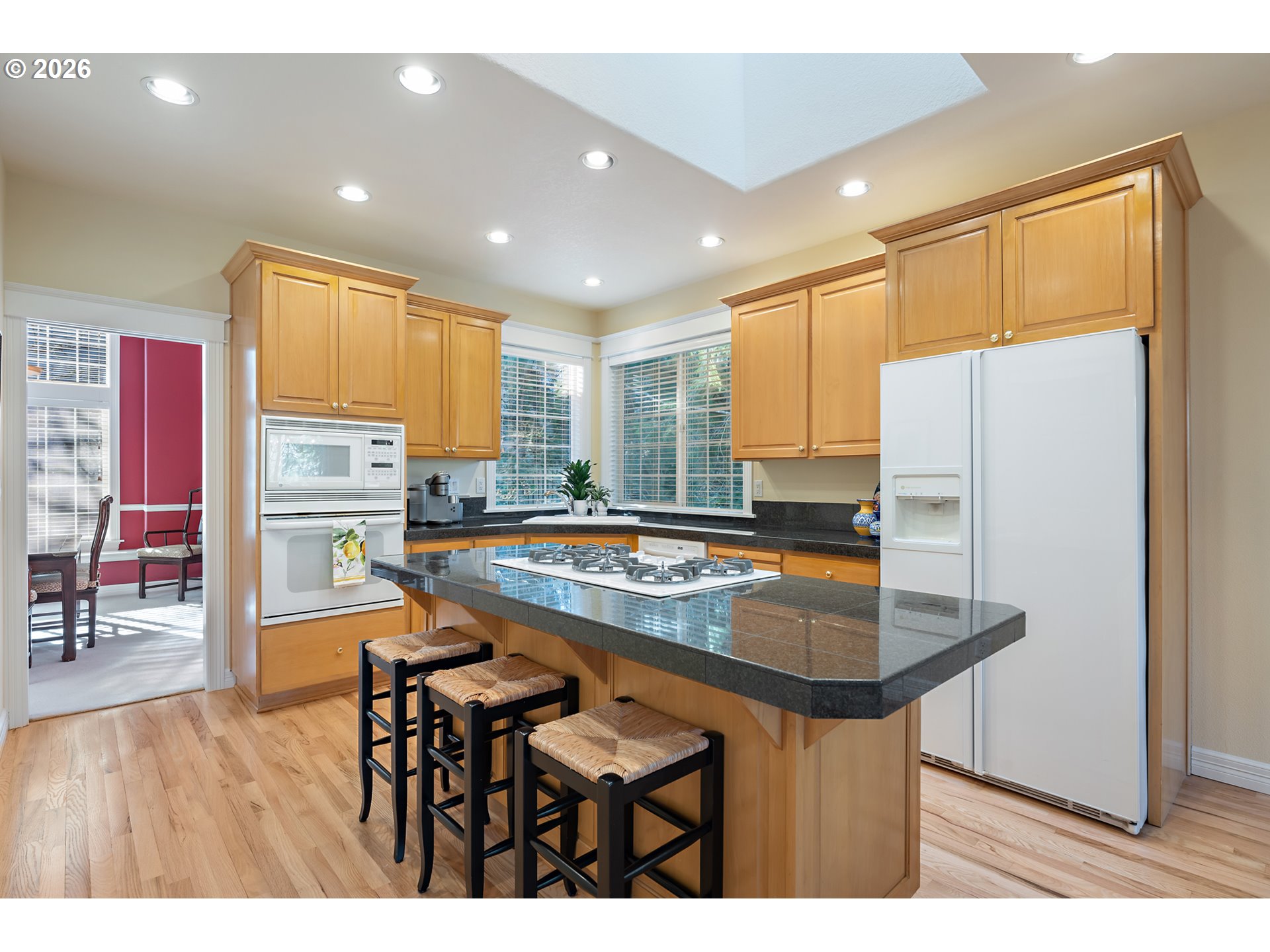 6321 Southwest Canby Street Portland, OR 97219 - Photo 9 of 32