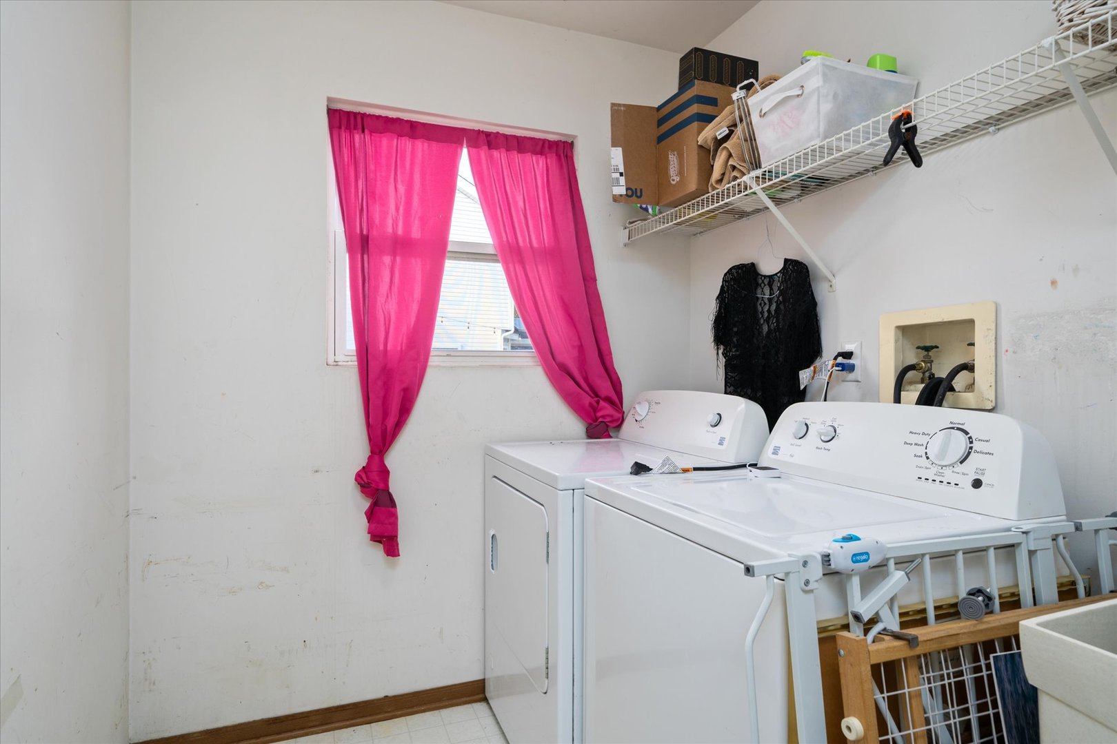 376 Brookhaven Circle Sugar Grove, IL 60554 - Photo 15 of 33 a utility room with dryer and washer