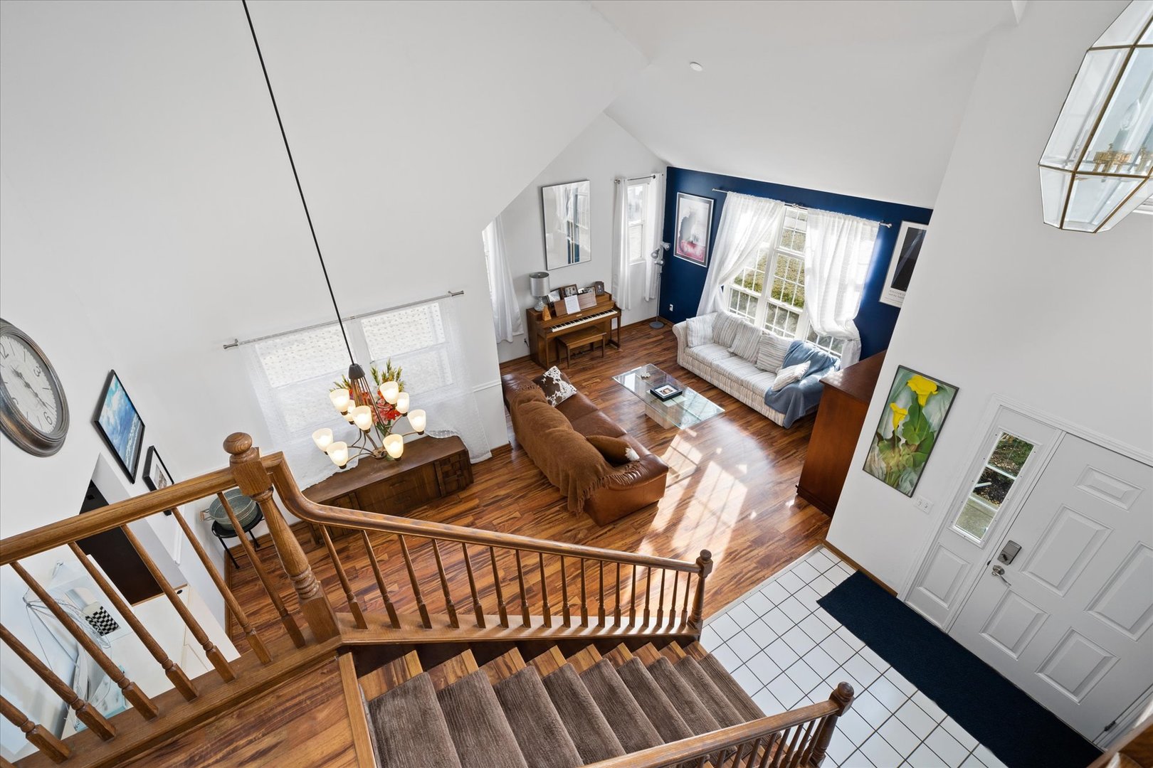 376 Brookhaven Circle Sugar Grove, IL 60554 - Photo 16 of 33 a living room with furniture