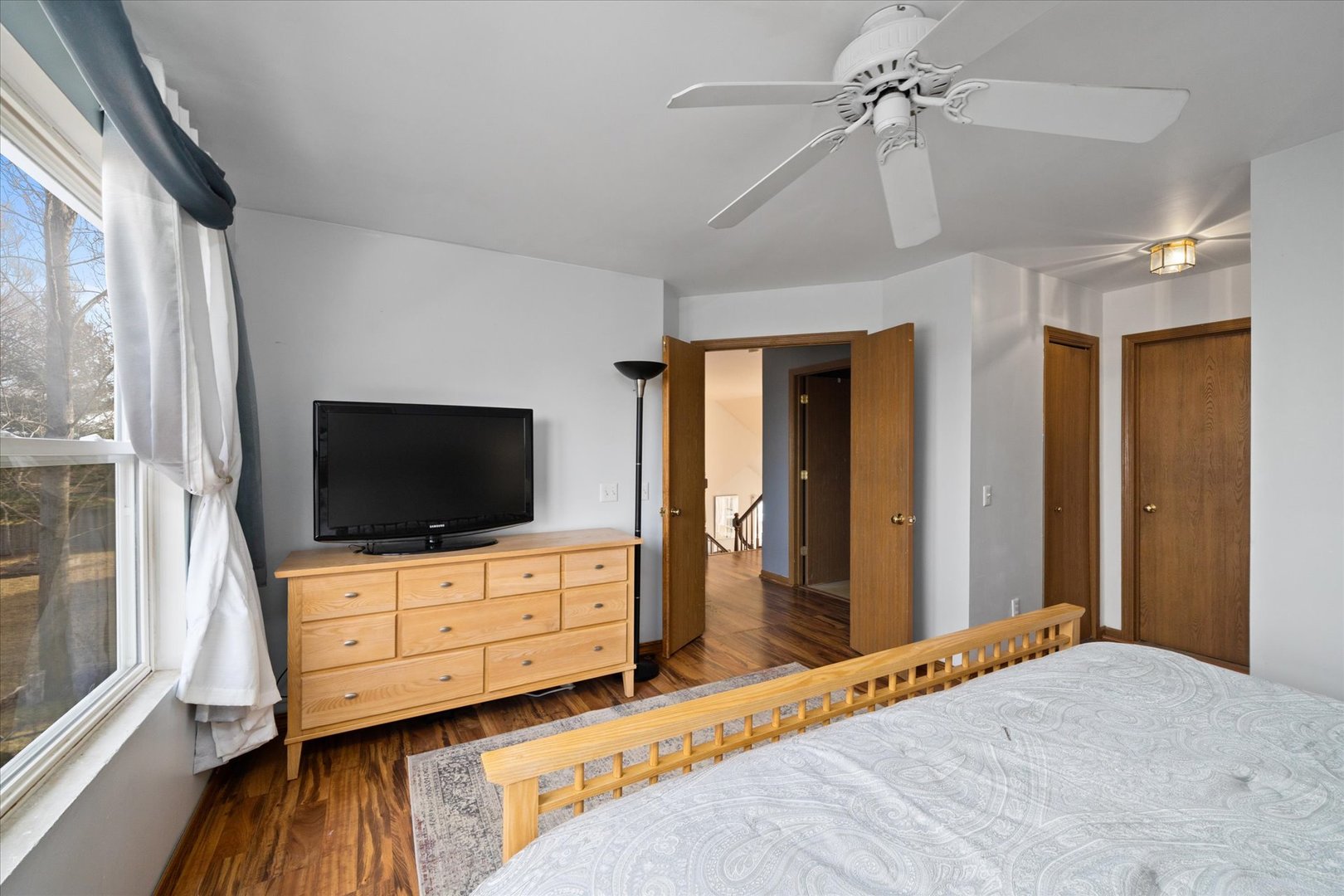 376 Brookhaven Circle Sugar Grove, IL 60554 - Photo 18 of 33 a living room with furniture and a flat screen tv