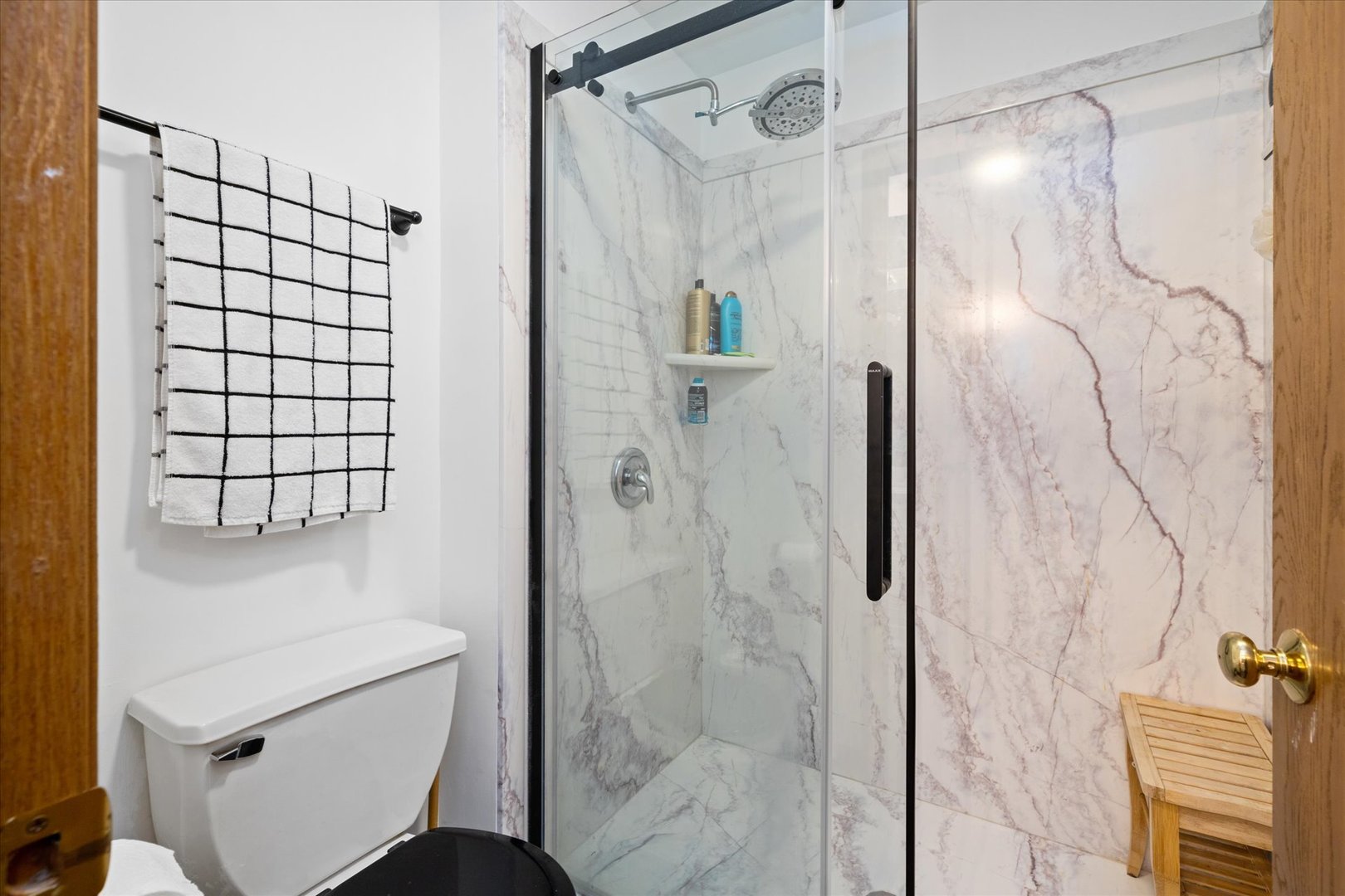 376 Brookhaven Circle Sugar Grove, IL 60554 - Photo 20 of 33 a bathroom with a shower and a toilet