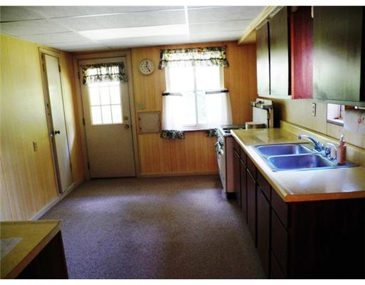 525 Patterson Road Bethel Park, PA 15102 - Photo 4 of 15 Kitchen.