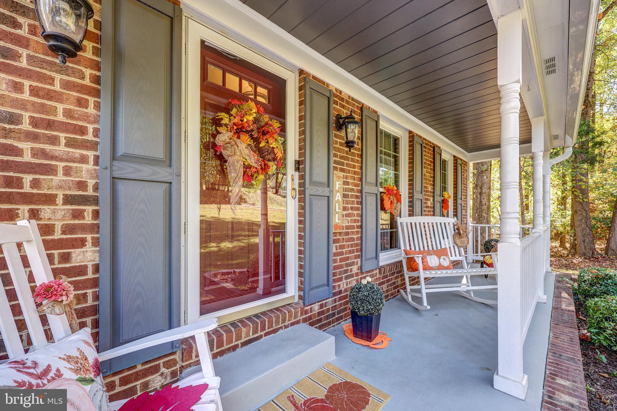 6735 Kelly Road Warrenton, VA 20187 - Photo 4 of 41 Sip coffee on your front porch