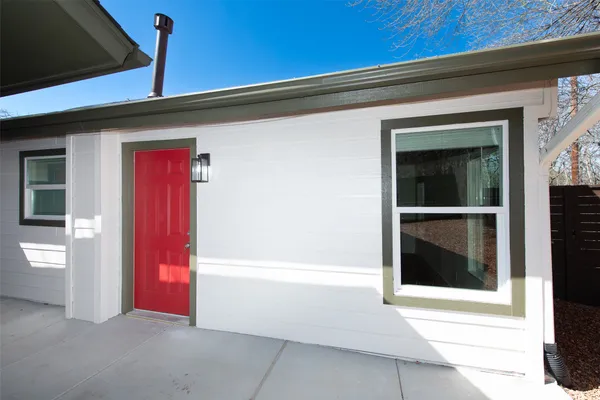 $1,995 | 2704 Catalina Drive, Unit B, Austin, TX 78741