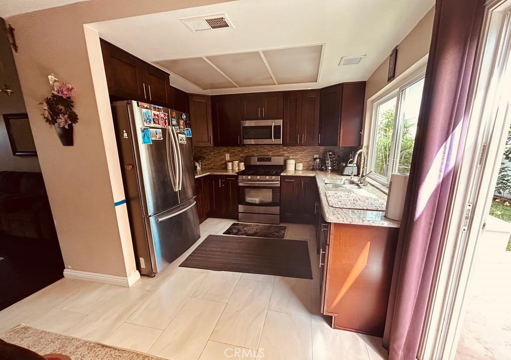 20 Fuchsia Irvine, CA 92604 - Photo 3 of 6