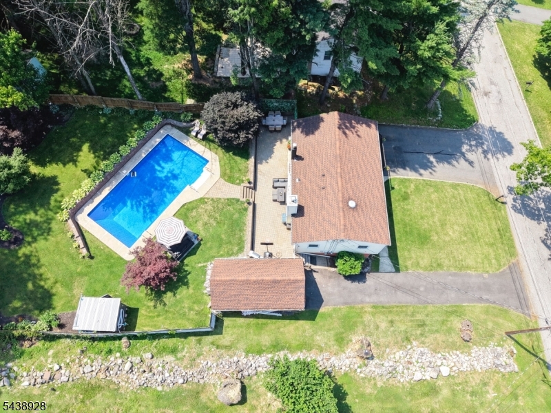 47 Summit Road Hamburg, NJ 07419 - Photo 38 of 45