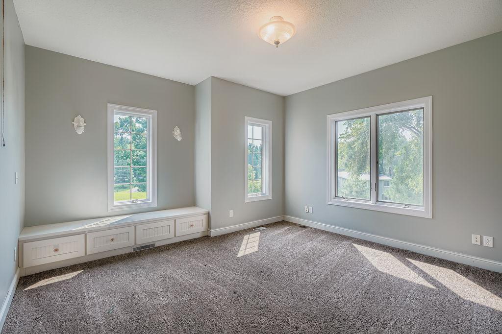 15506 Loop Road South Burnsville, MN 55306 - Photo 17 of 38 Gallery Image 17