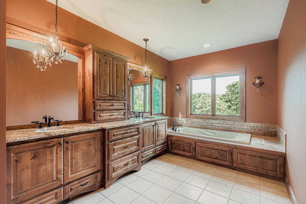 15506 Loop Road South Burnsville, MN 55306 - Photo 19 of 38 Gallery Image 19