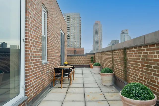 $3,350,000 | 225 East 79th Street, Unit PHA | Upper East Side
