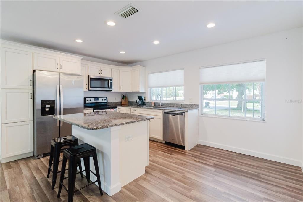 2032 West Ridge Drive Clearwater, FL 33763 - Photo 11 of 72