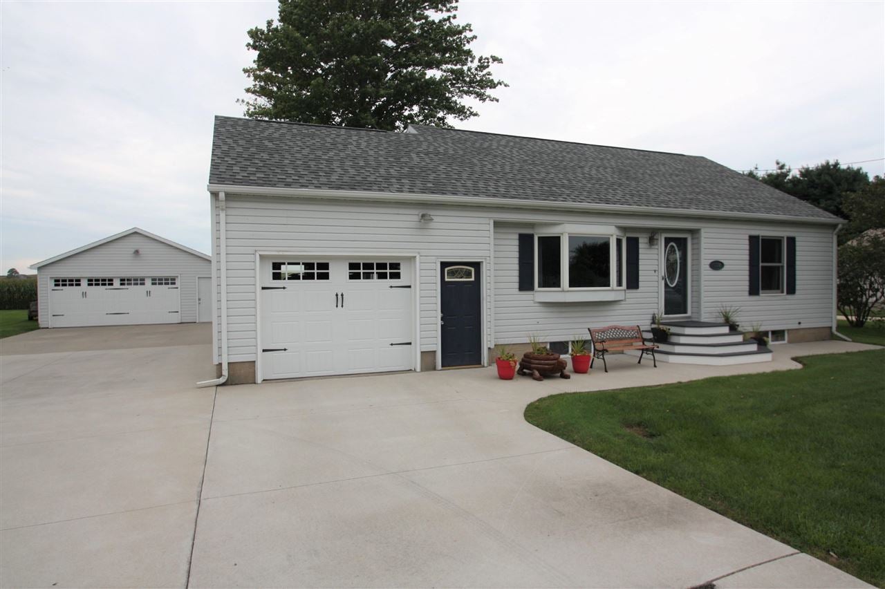 6710 La Porte Road Waterloo, IA 50702 - Photo 1 of 25 Gallery Image 1