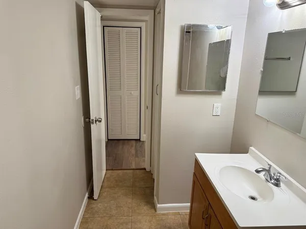 $1,300 | 3906 East Bird Street, Unit B, Tampa, FL 33604