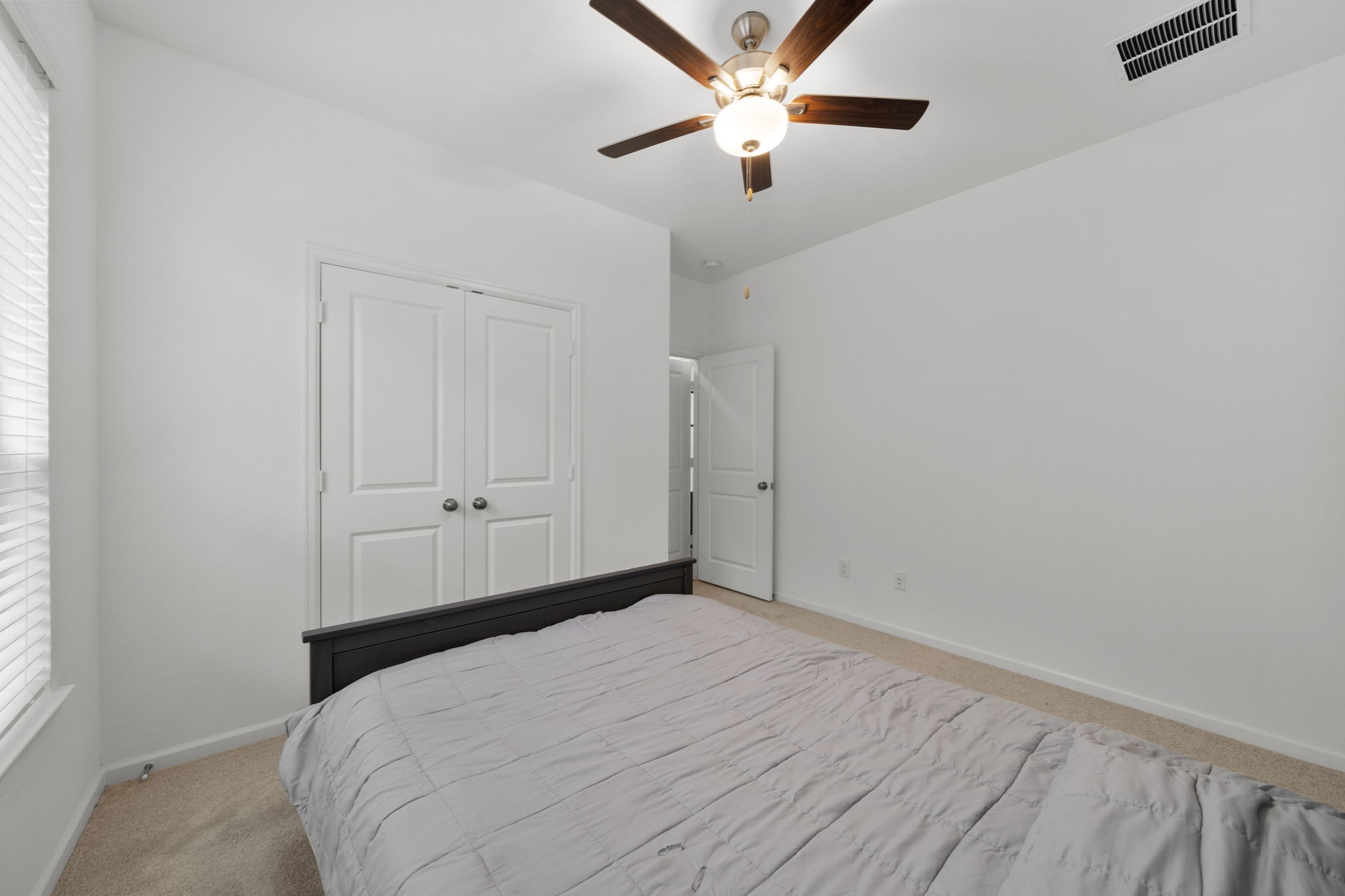 3704 Field Coast Lane Rosenberg, TX 77469 - Photo 33 of 49 Secondary bedroom with ceiling fan