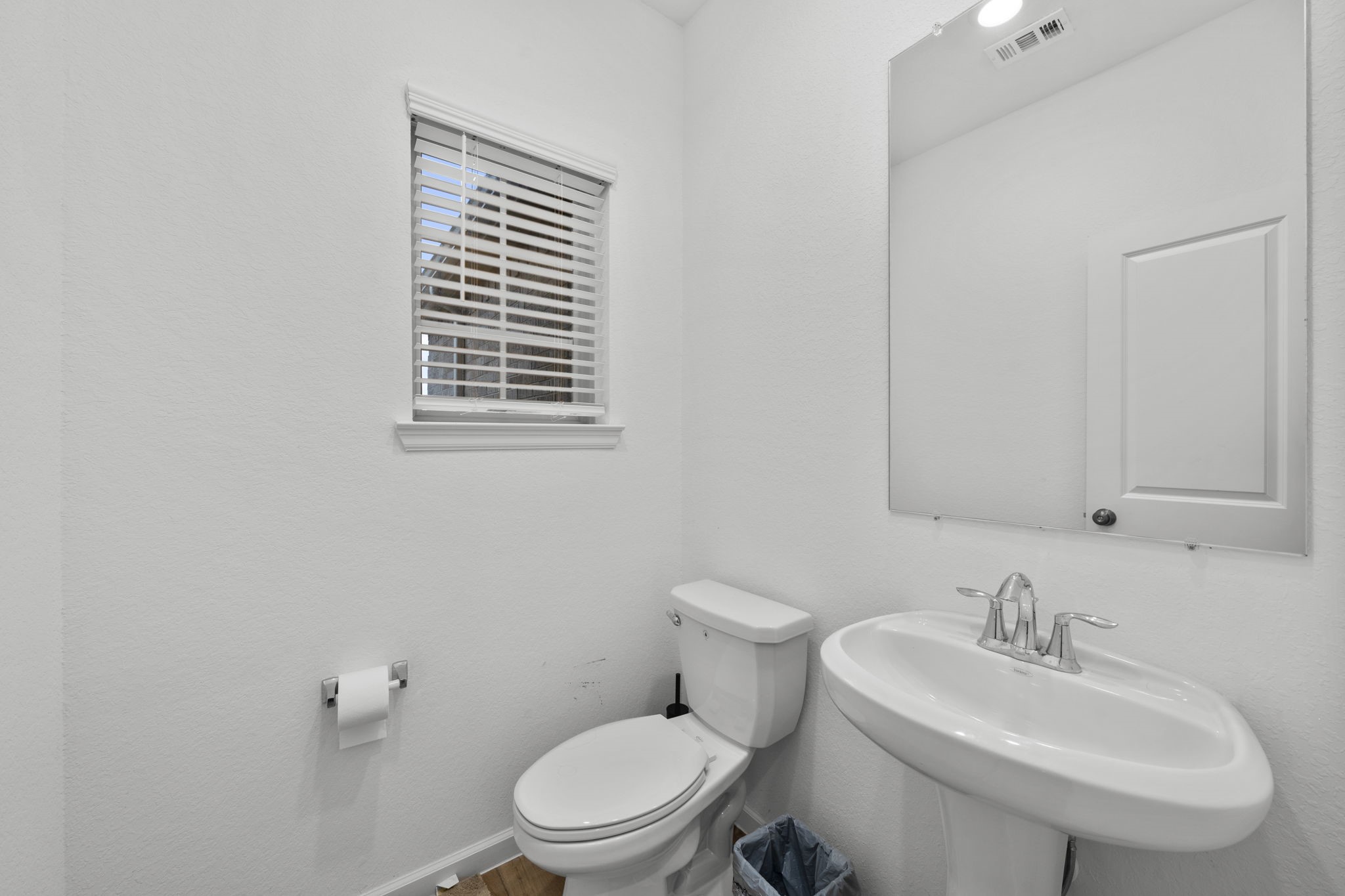 3704 Field Coast Lane Rosenberg, TX 77469 - Photo 34 of 49 Half Bathroom