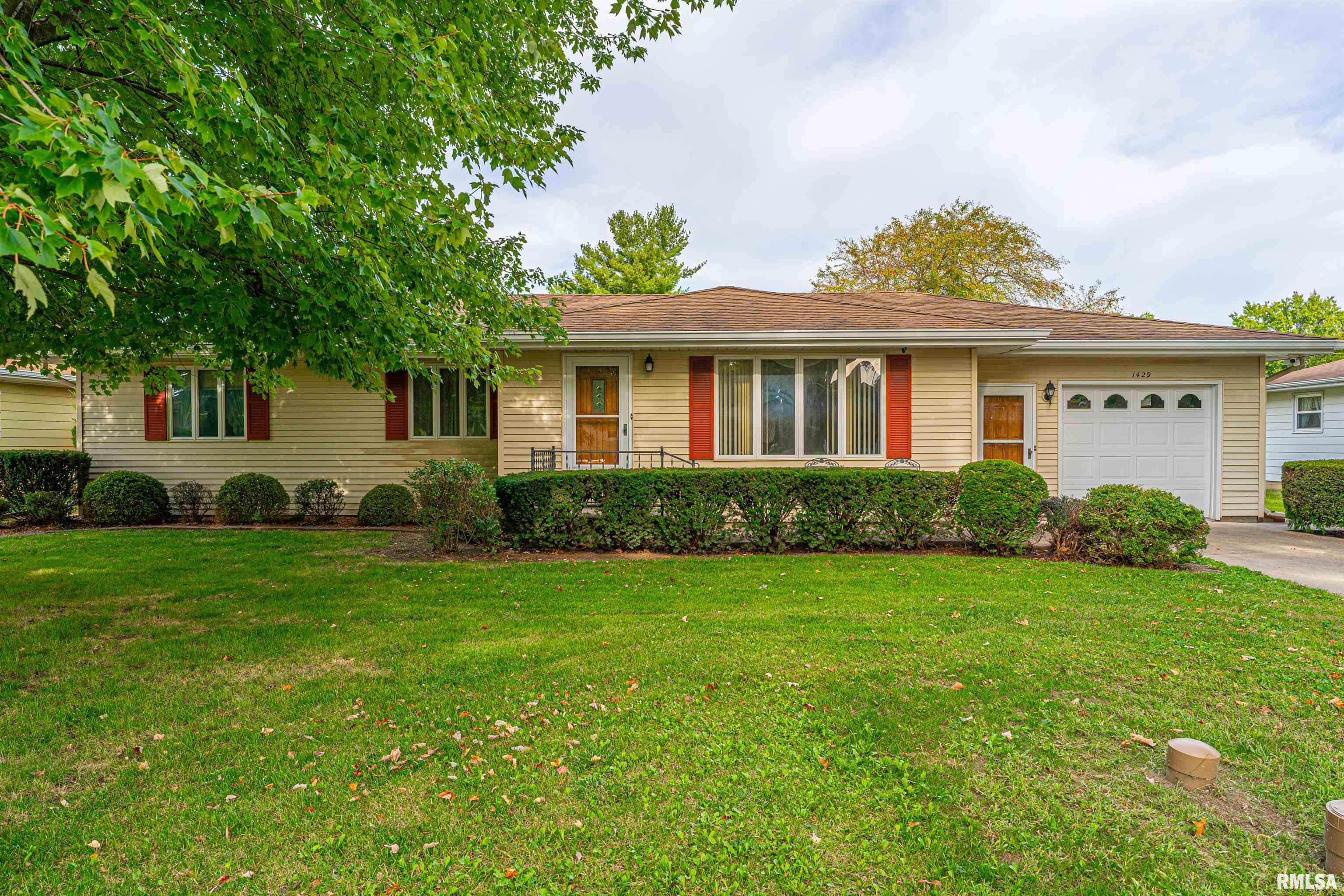 1429 Rutledge Drive Lincoln, IL 62656 - Photo 1 of 35 Gallery Image 1