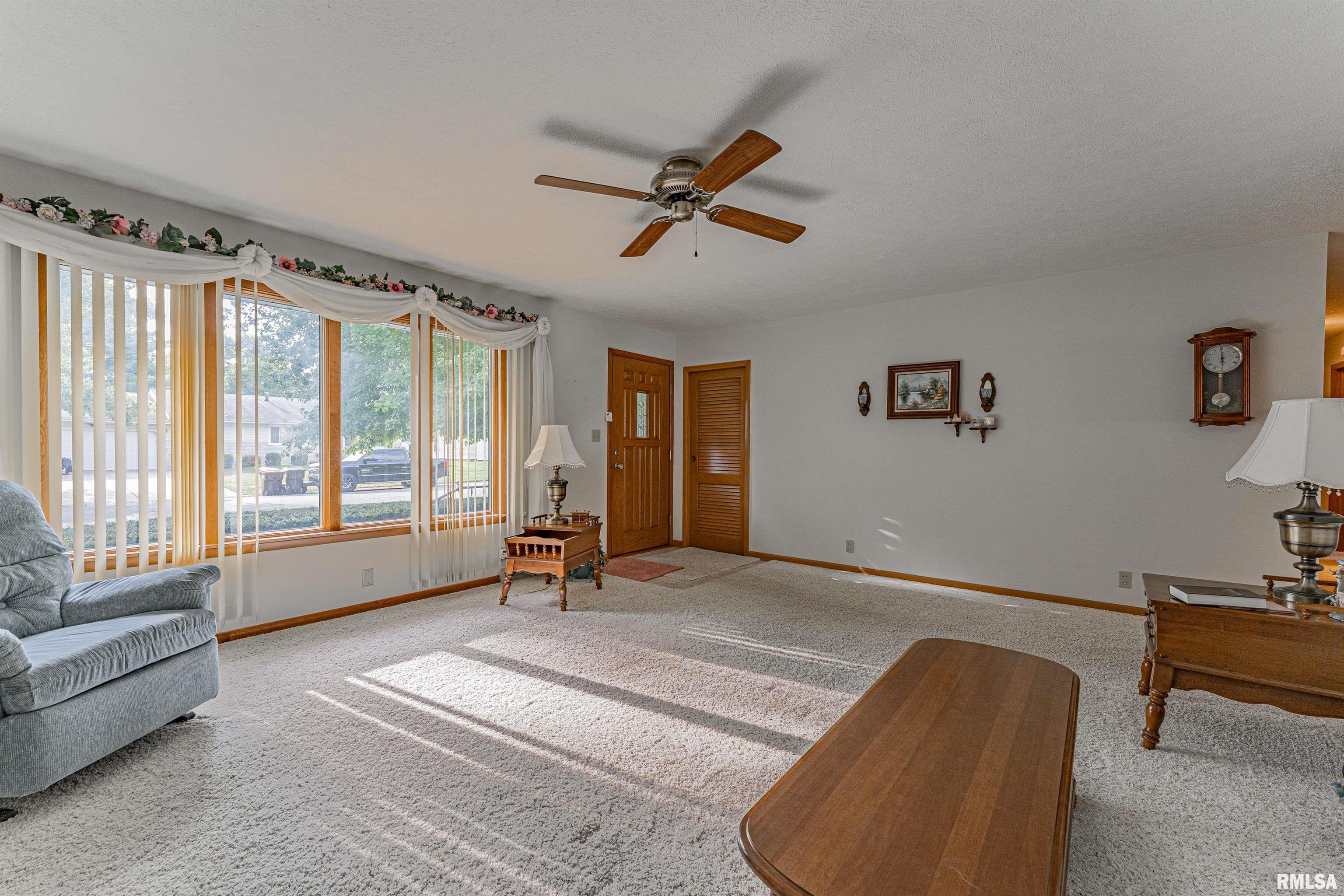 1429 Rutledge Drive Lincoln, IL 62656 - Photo 4 of 35 Gallery Image 4