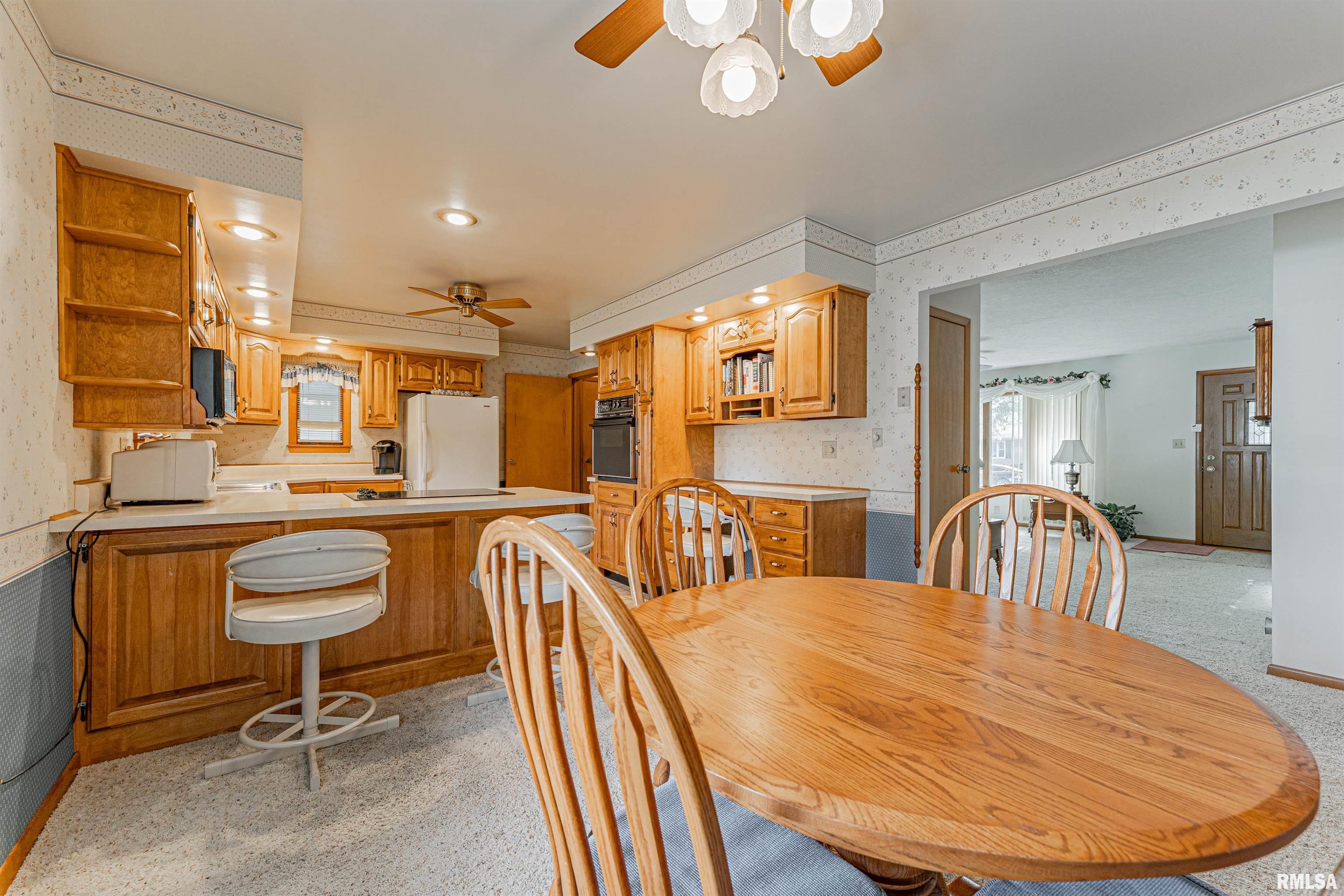 1429 Rutledge Drive Lincoln, IL 62656 - Photo 7 of 35 Gallery Image 7