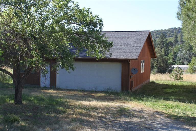 6295 Foley Lane Central Point, OR 97502 - Photo 3 of 20 Additional Photo