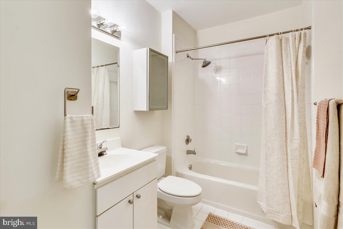 1229 12th Street Northwest, Unit B1 Washington, DC 20005 - Photo 24 of 43 Bedroom 2, large full bathroom