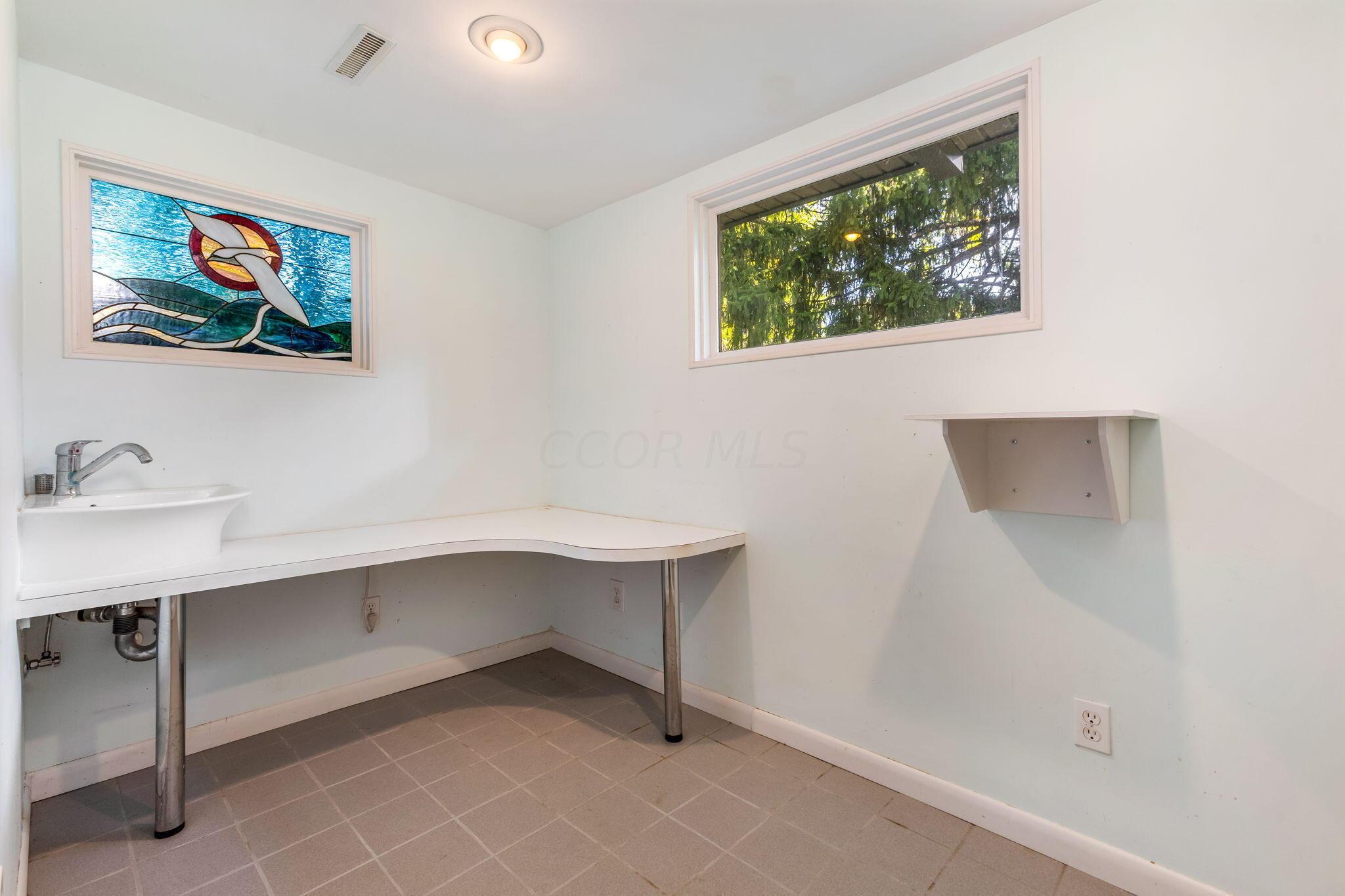3231 Fishinger Road Columbus, OH 43221 - Photo 33 of 53 nook off of laundry