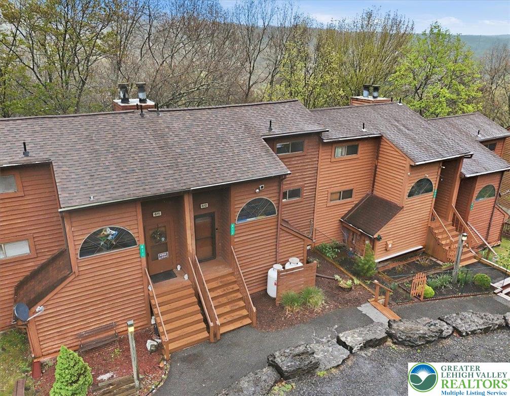 612 Mountain View Way Bushkill, PA 18324 - Photo 24 of 31 an aerial view of a house with a yard