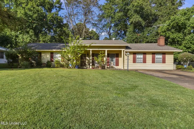 $149,500 | 220 Beechcrest Drive, Jackson, MS 39211