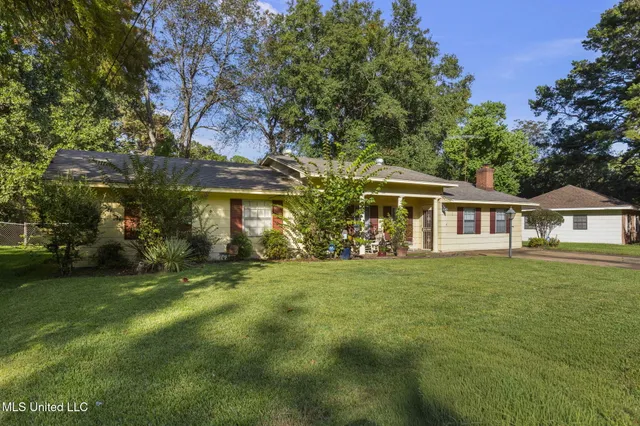 $149,500 | 220 Beechcrest Drive, Jackson, MS 39211
