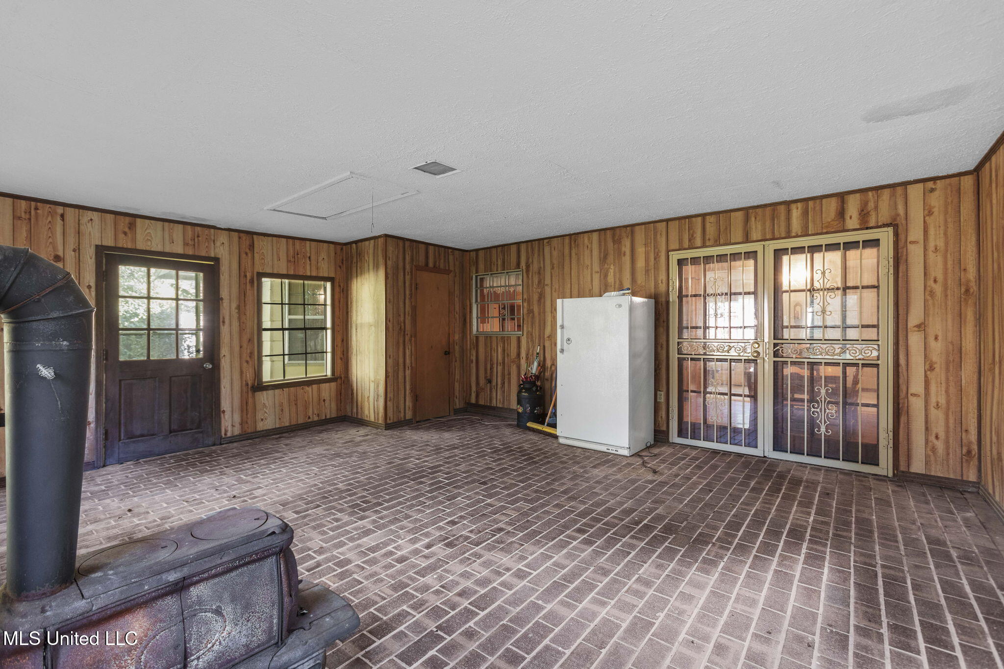 220 Beechcrest Drive Jackson, MS 39211 - Photo 31 of 37 34-web-or-mls-220 Beechcrest-34