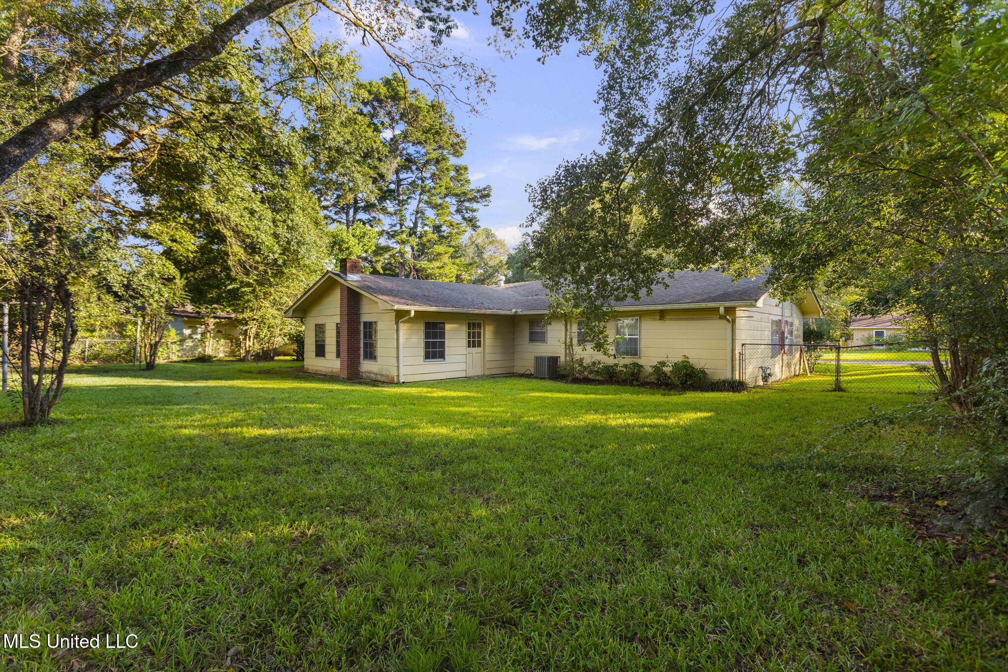 220 Beechcrest Drive Jackson, MS 39211 - Photo 32 of 37 36-web-or-mls-220 Beechcrest-36