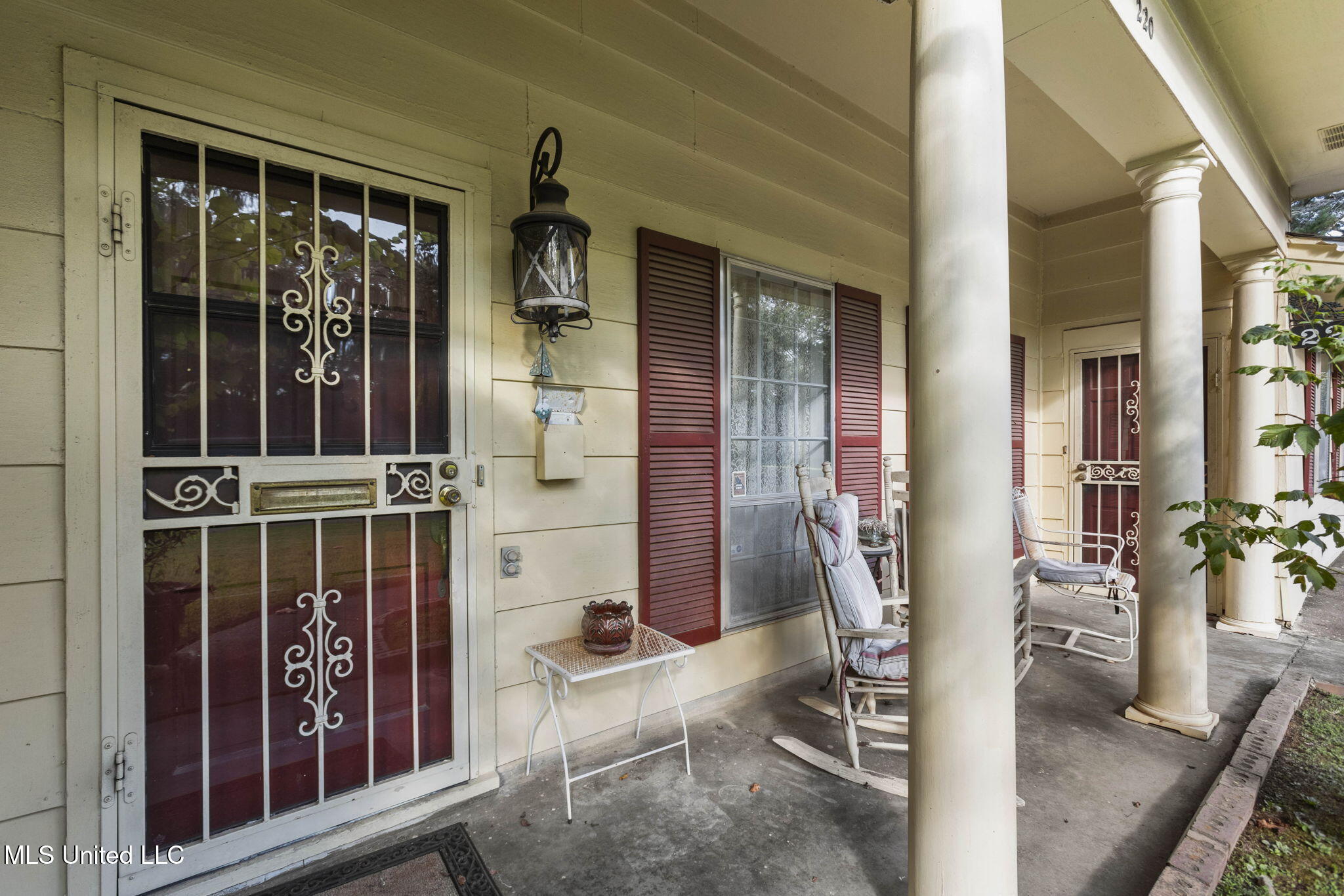 220 Beechcrest Drive Jackson, MS 39211 - Photo 4 of 37 4-web-or-mls-220 Beechcrest-4