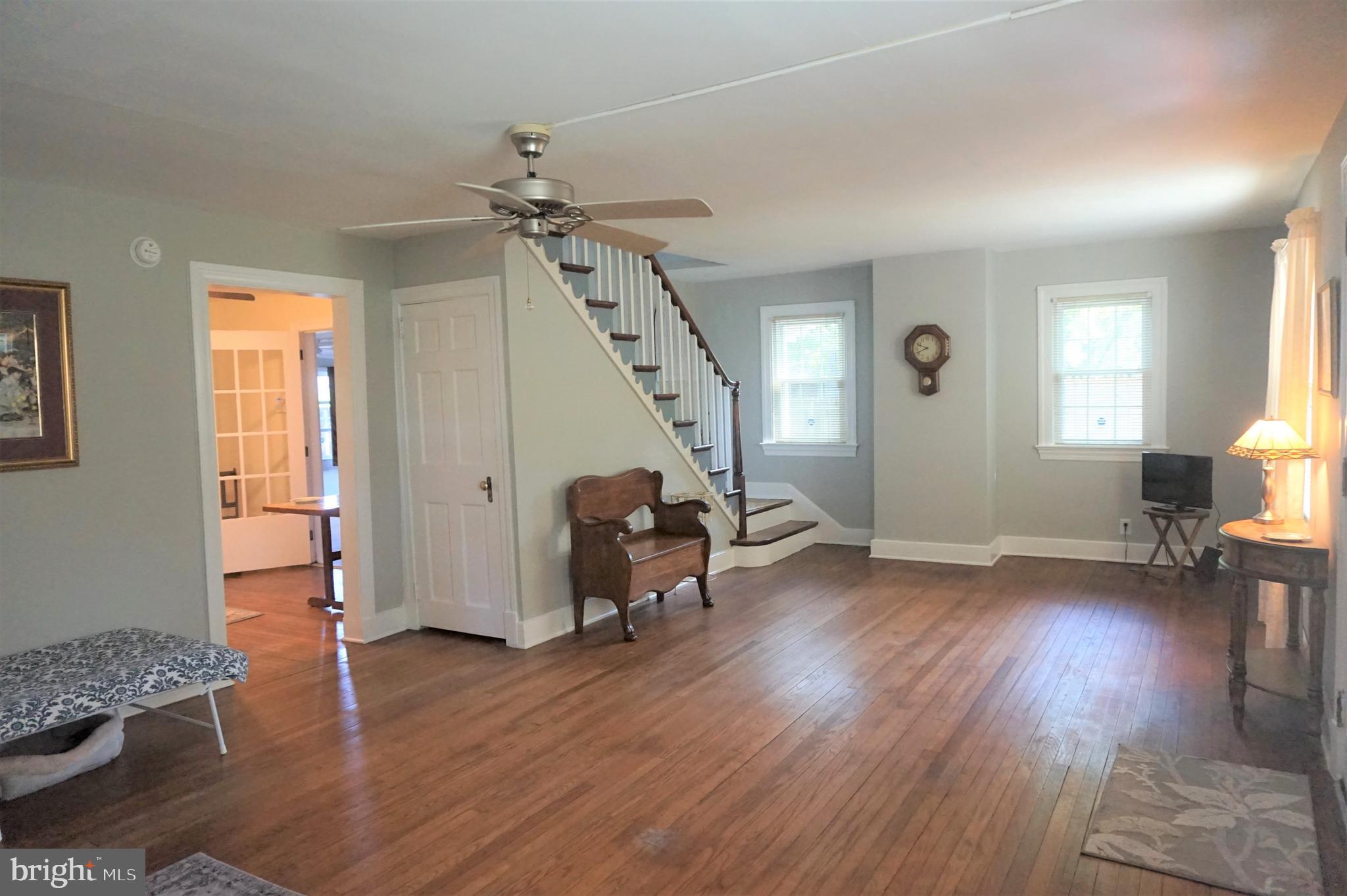 9907 Middleford Road Seaford, DE 19973 - Photo 29 of 58 Living room