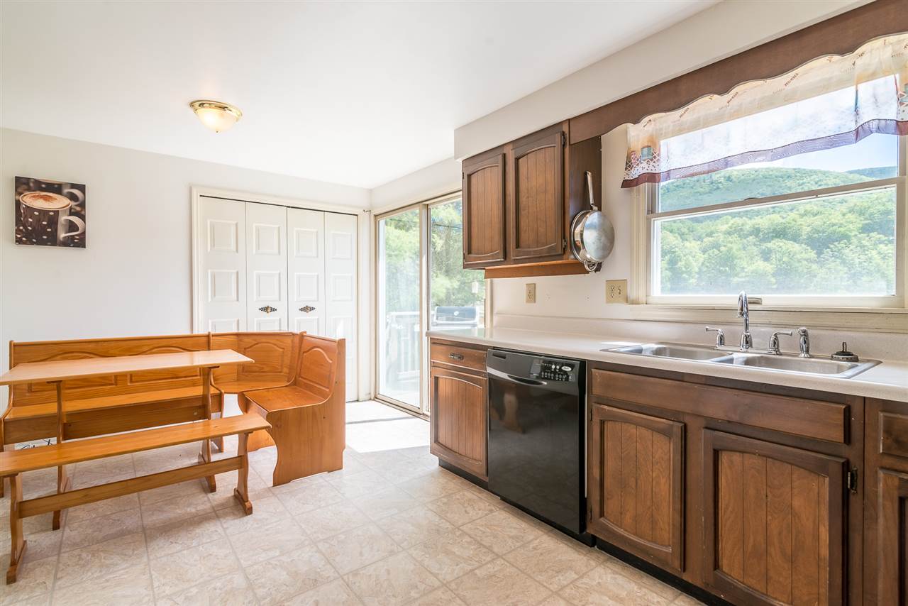 212 Sandgate Road Arlington, VT 05250 - Photo 8 of 13 Gallery Image 8