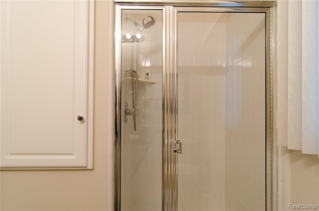 2124 Wentworth Drive Rochester, MI 48307 - Photo 17 of 45 GRU_1981.jpg