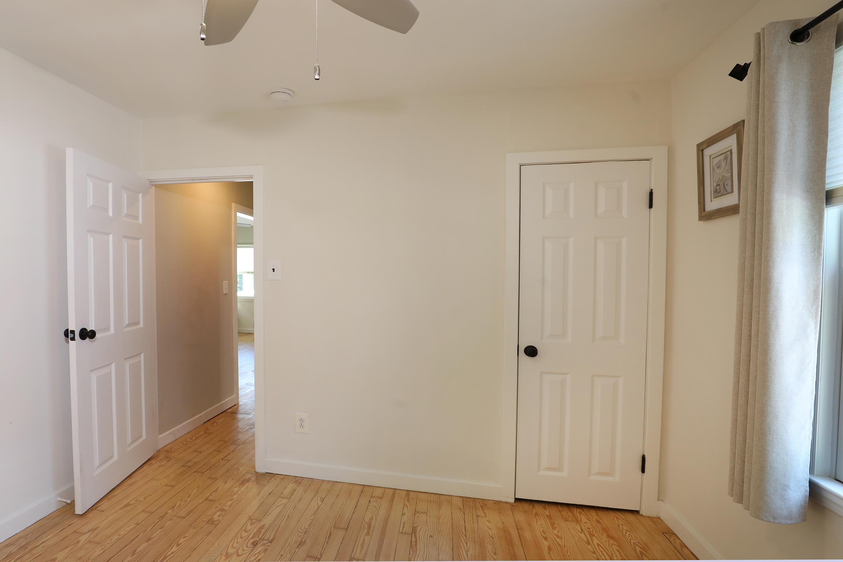 21 Beverly Road Cape May, NJ 08204 - Photo 29 of 38 a view of a livingroom with wooden floor