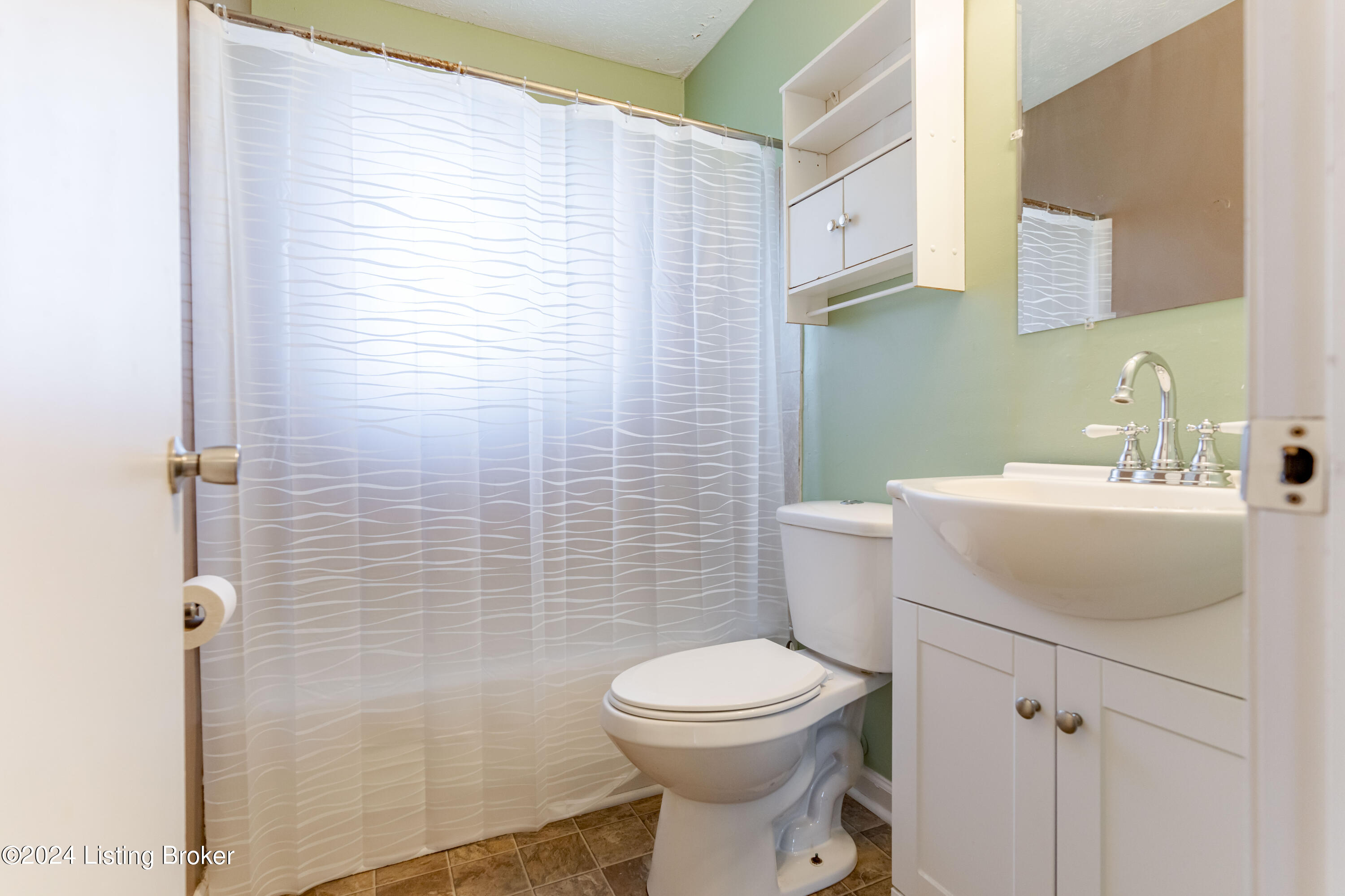 266 Dale Road Louisville, KY 40229 - Photo 24 of 39 DSC08379