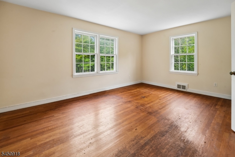 219 Ashland Road Summit, NJ 07901 - Photo 9 of 19 Gallery Image 9