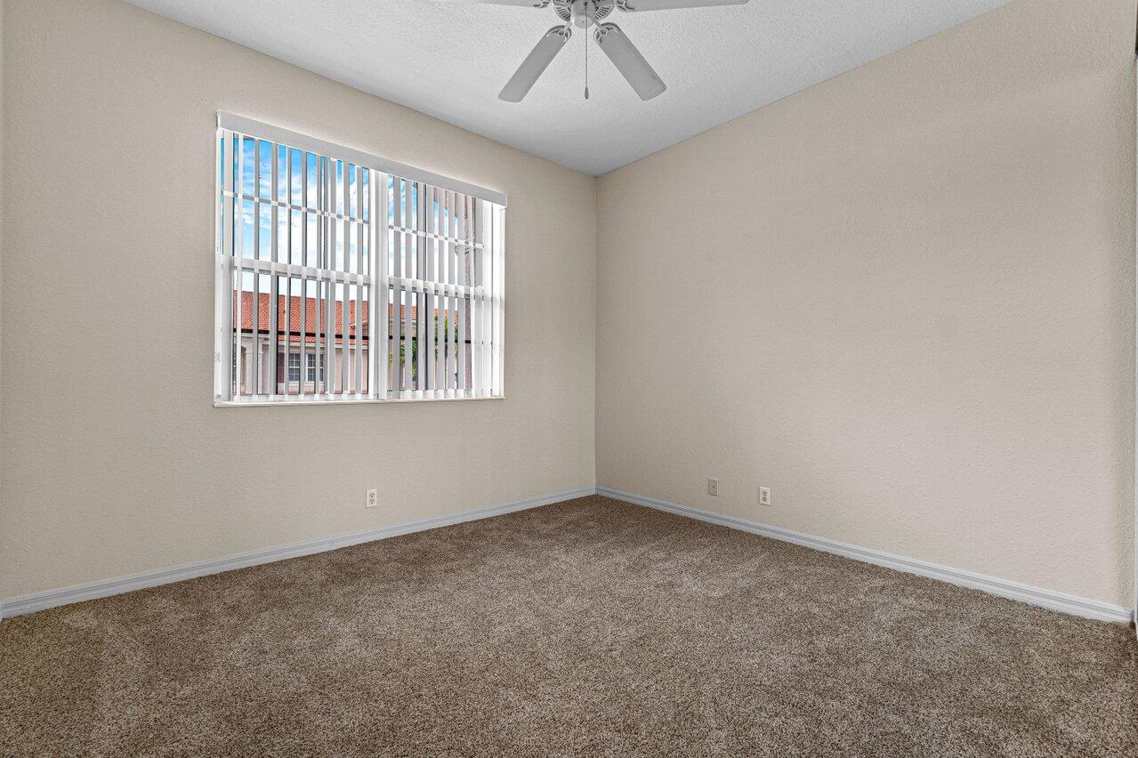 57 Lancaster Road Boynton Beach, FL 33426 - Photo 19 of 32 019-57LancasterRoad-BoyntonBeach-FL-3342