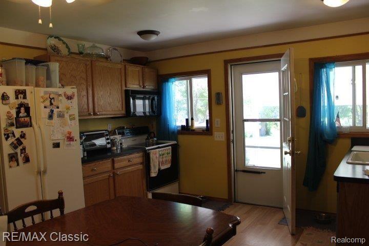 11161 Hall Road Whitmore Lake, MI 48189 - Photo 11 of 24 EAT IN KITCHEN