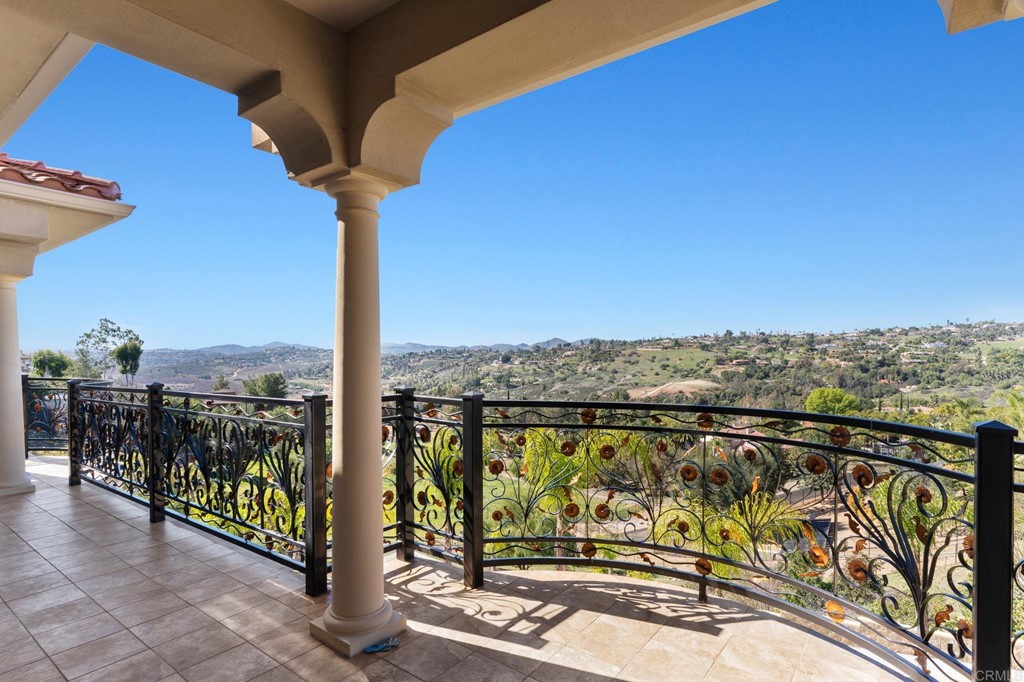 20895 Viento Valle Escondido, CA 92025 - Photo 47 of 75