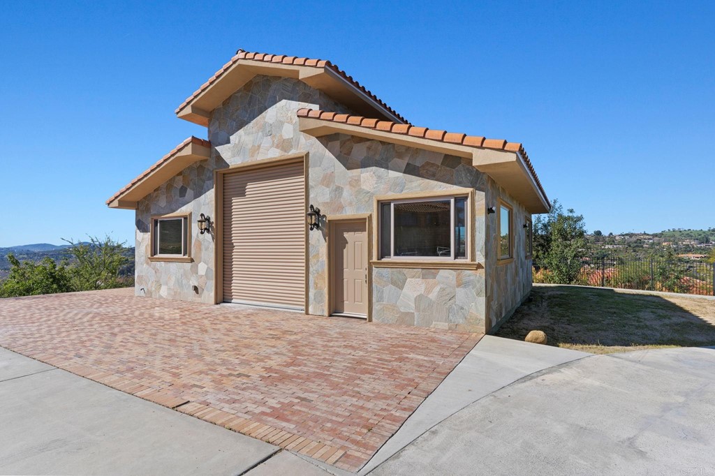 20895 Viento Valle Escondido, CA 92025 - Photo 69 of 75 3 rooms downstairs plus loft