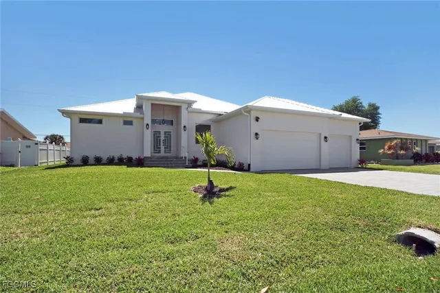 $2,900 | 1426 Southeast 43rd Terrace, Cape Coral, FL 33904